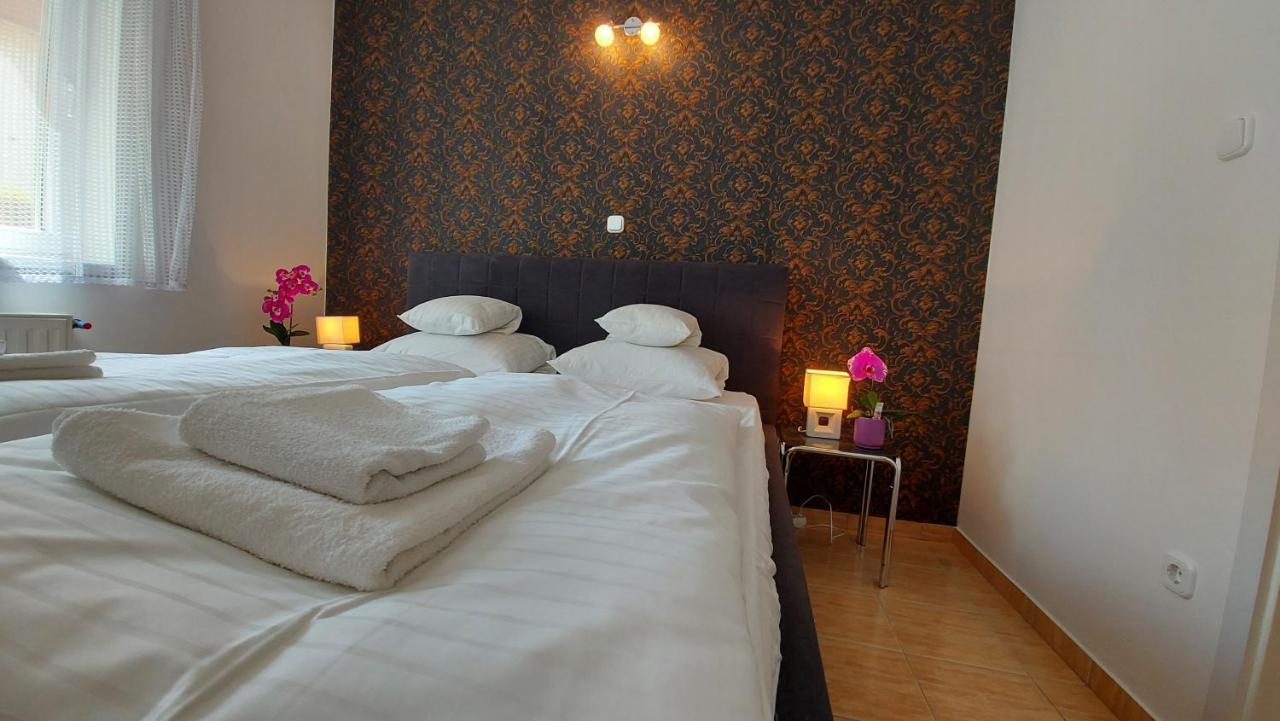 Amulett Suite Apartment Hajduszoboszlo Ngoại thất bức ảnh