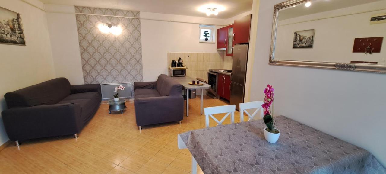 Amulett Suite Apartment Hajduszoboszlo Ngoại thất bức ảnh
