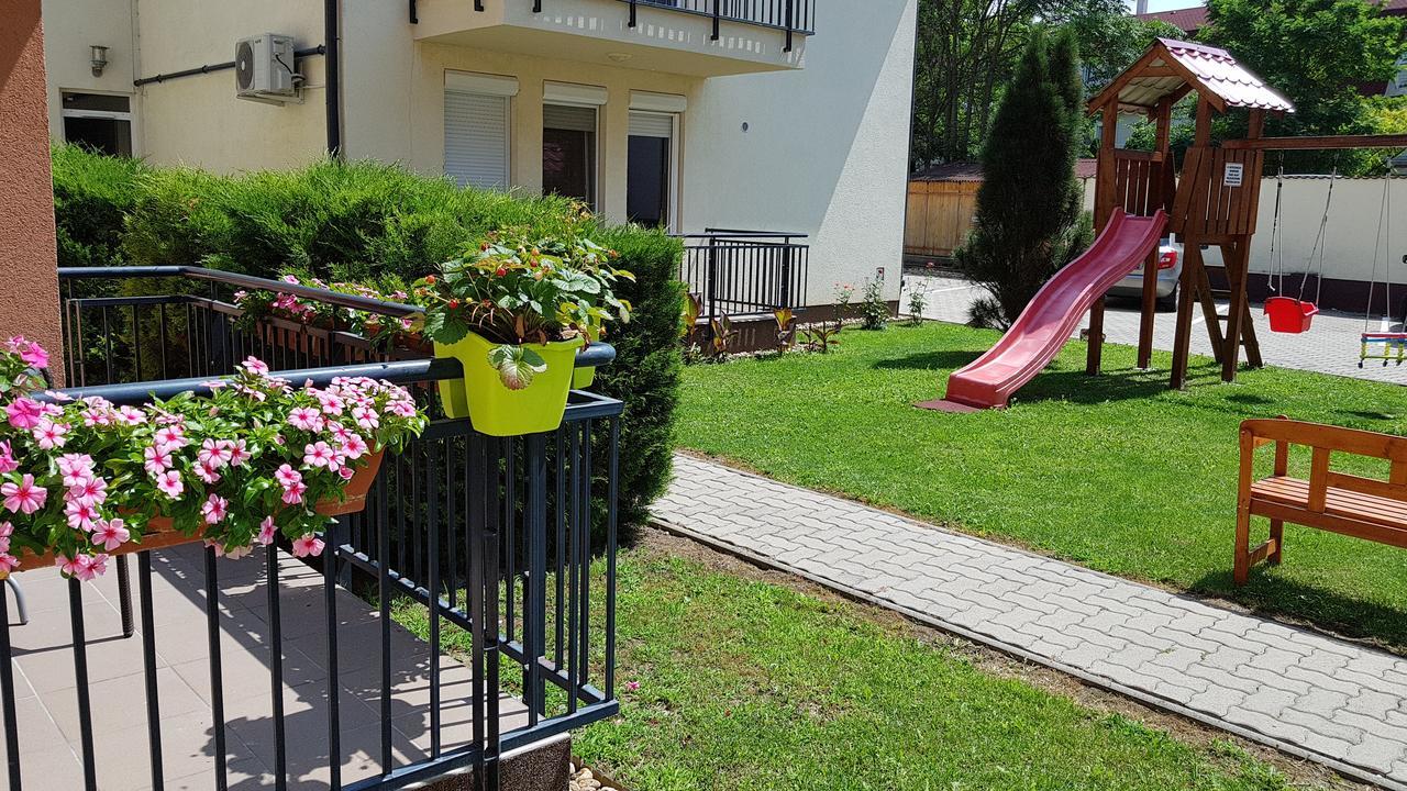 Amulett Suite Apartment Hajduszoboszlo Ngoại thất bức ảnh